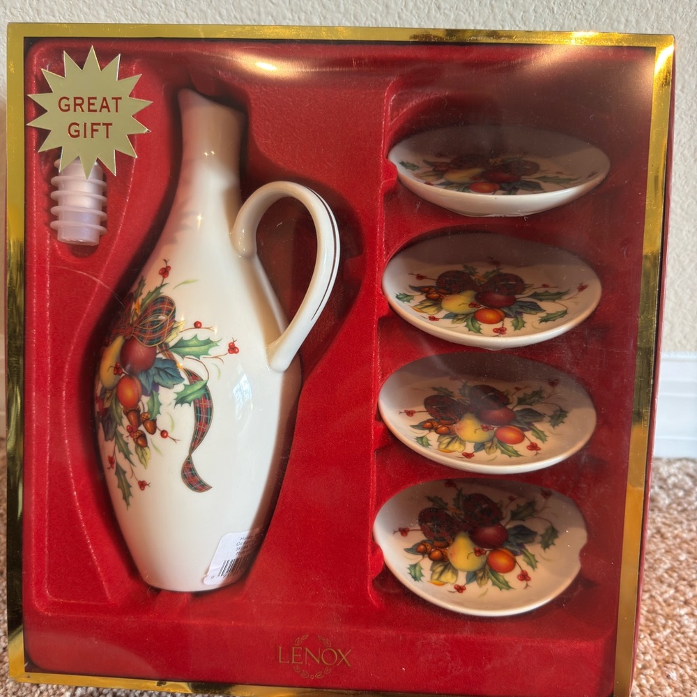 *NWT* Lenox Holiday Tartan Oil bottle gift set